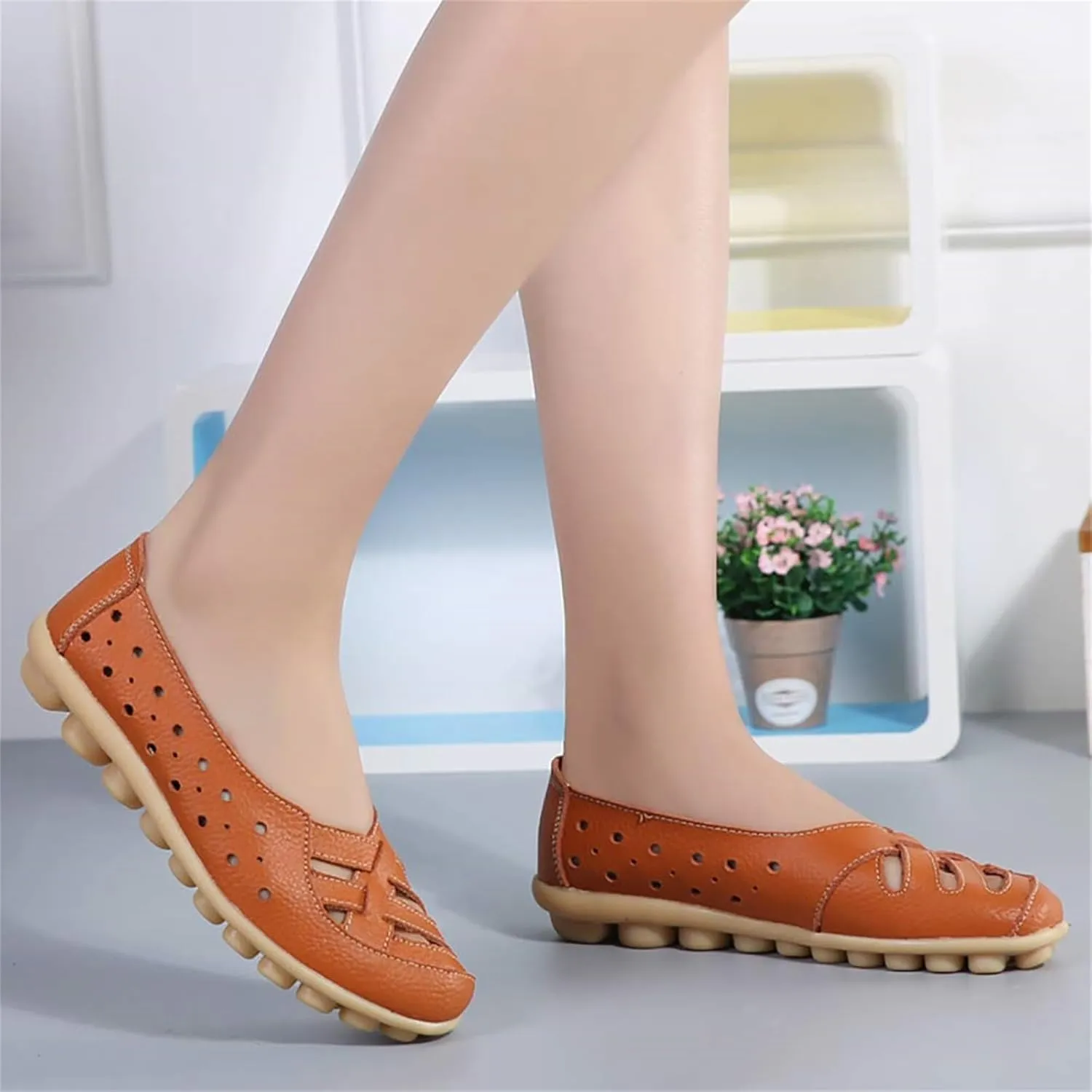 Ballet Flats Shoes for Women Comfortable Hollow Out Leather Loafers Round Toe Slip-On Shoes Comfortable Lightweight Breathable Fashion Driving Loafers Summer Walking Cross Flats Sandals