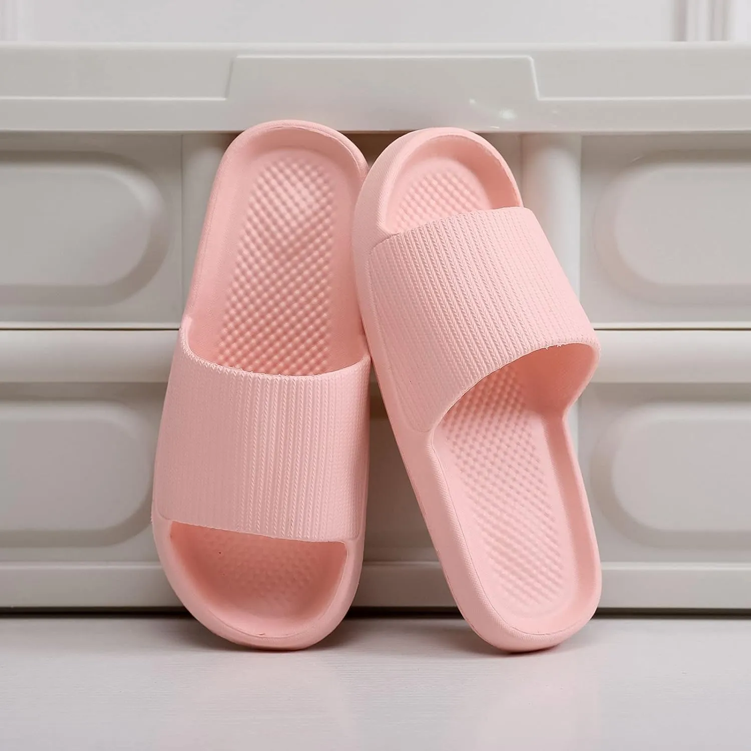 Cloud Slippers for Men Slides for Women Bathroom Slippers Men Womens Slides Indoor Beach Spa