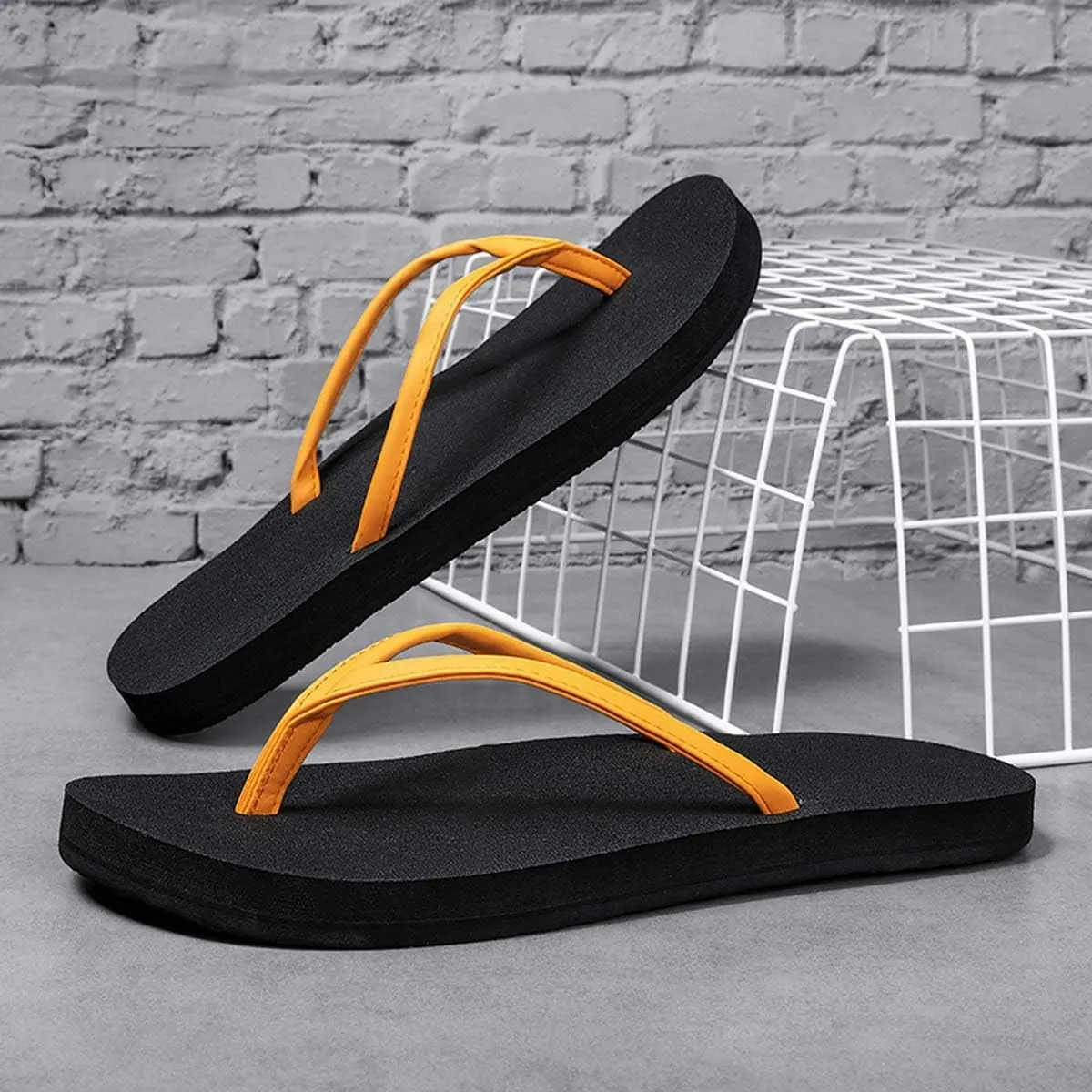 HYDLONGR Men's Women's Lightweight Summer Rubber Flip-Flops Beach Toe-Post Thong Sandals
