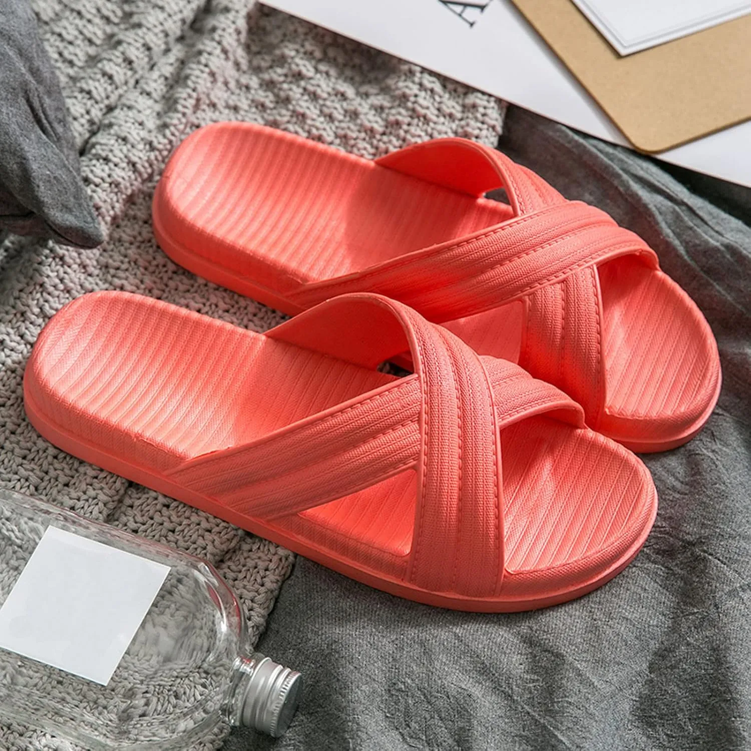 Indoor Slipper Mens Bath Slippers Women and Men Cloud Slides Showers Sandals Drainage Hole Dry Quickly House Home
