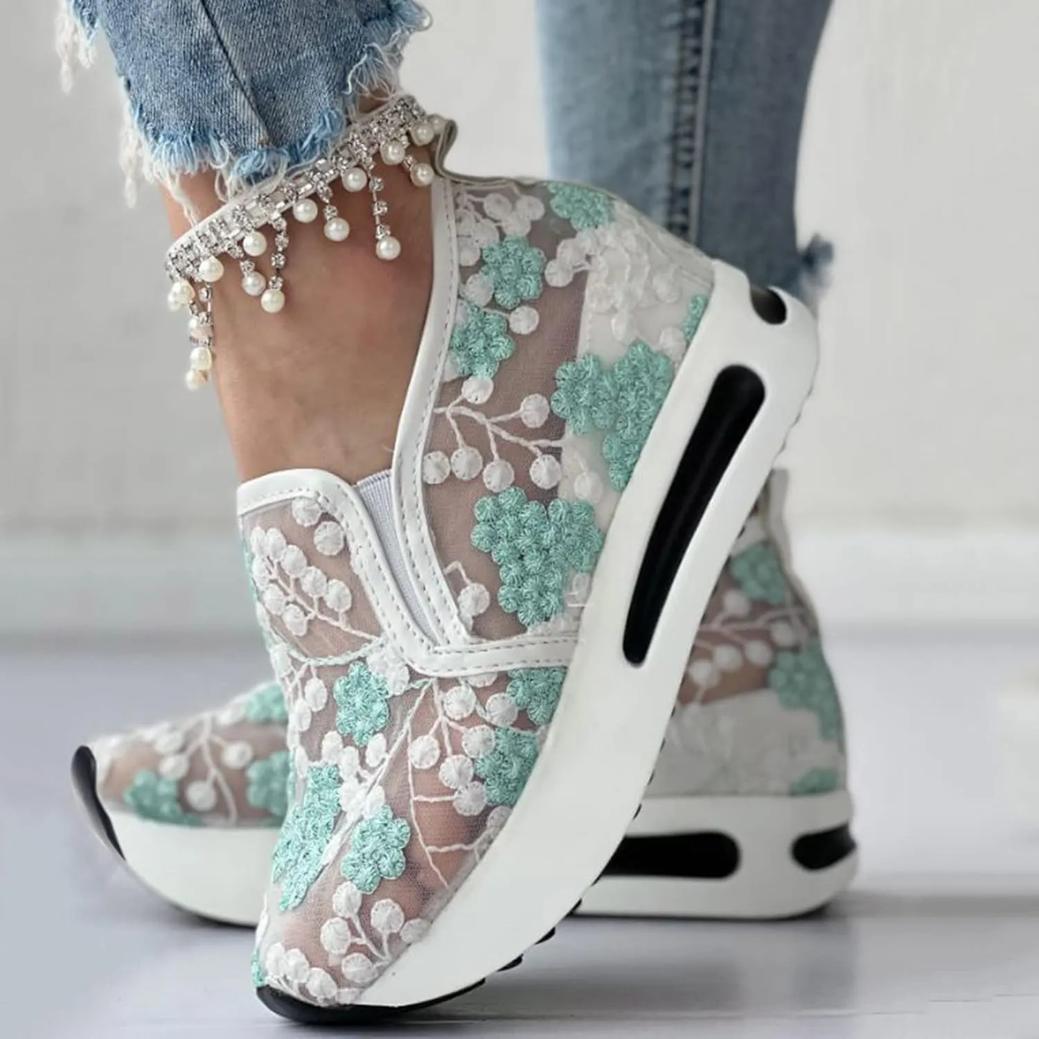 Lace Mesh Flower Embroidery Casual Sport Shoes Comfortable Breathable Thick Bottom Sneakers Soft Sole Casual Outdoor Walking Shoes for Women