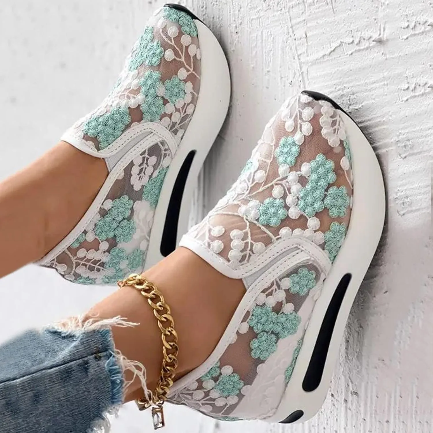 Lace Mesh Flower Embroidery Casual Sport Shoes Comfortable Breathable Thick Bottom Sneakers Soft Sole Casual Outdoor Walking Shoes for Women