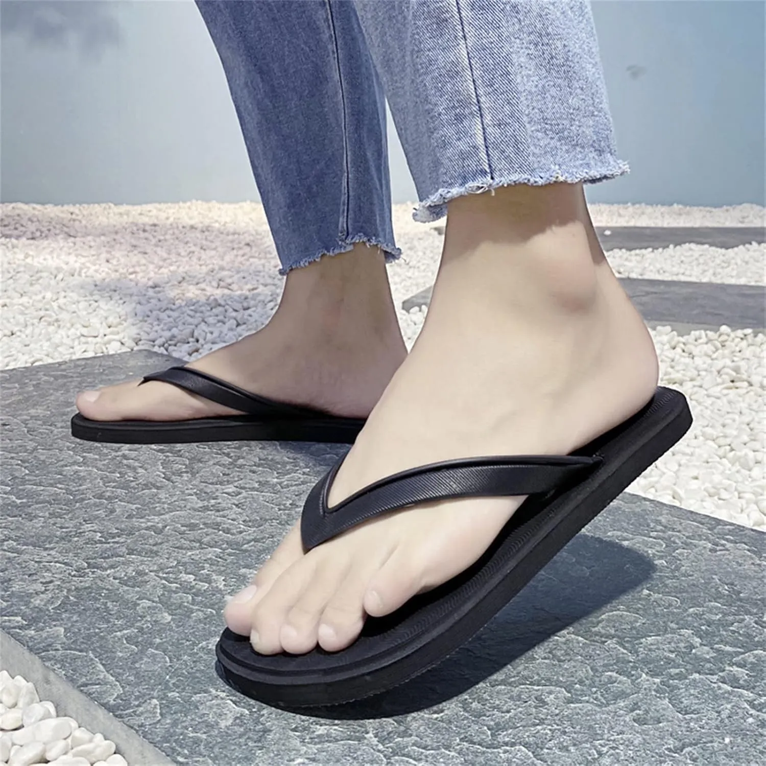 Men Yoga Mat Flip Flops Fashion Summer Men Flip Flops Flat Bottom and Light Cover Comfortable and Simple Style Solid Color (Black, 11.5)