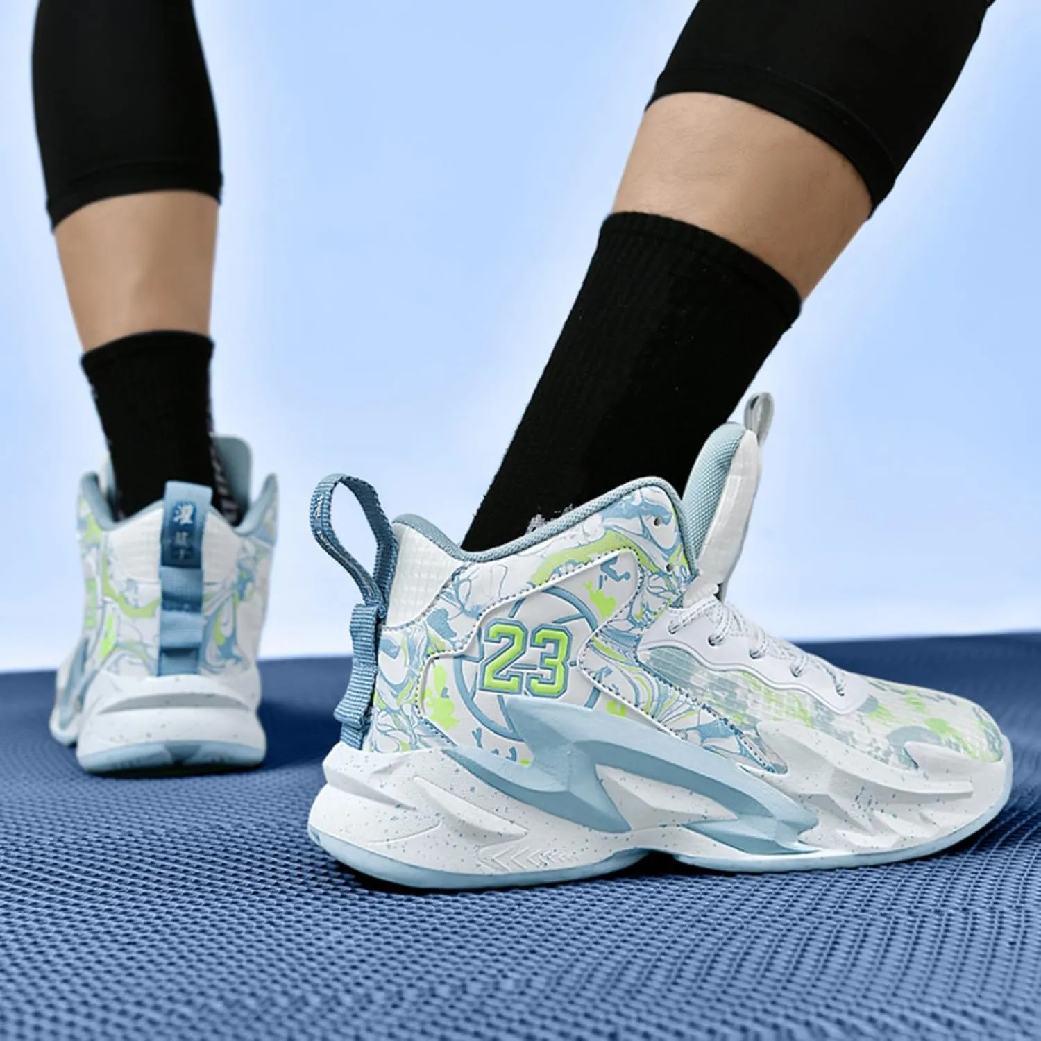 Men's Breathable Mesh High Top Basketball Shoes Fashion Non Slip Sports Shoes Outdoor Running Fitness Training Volleyball Shoes
