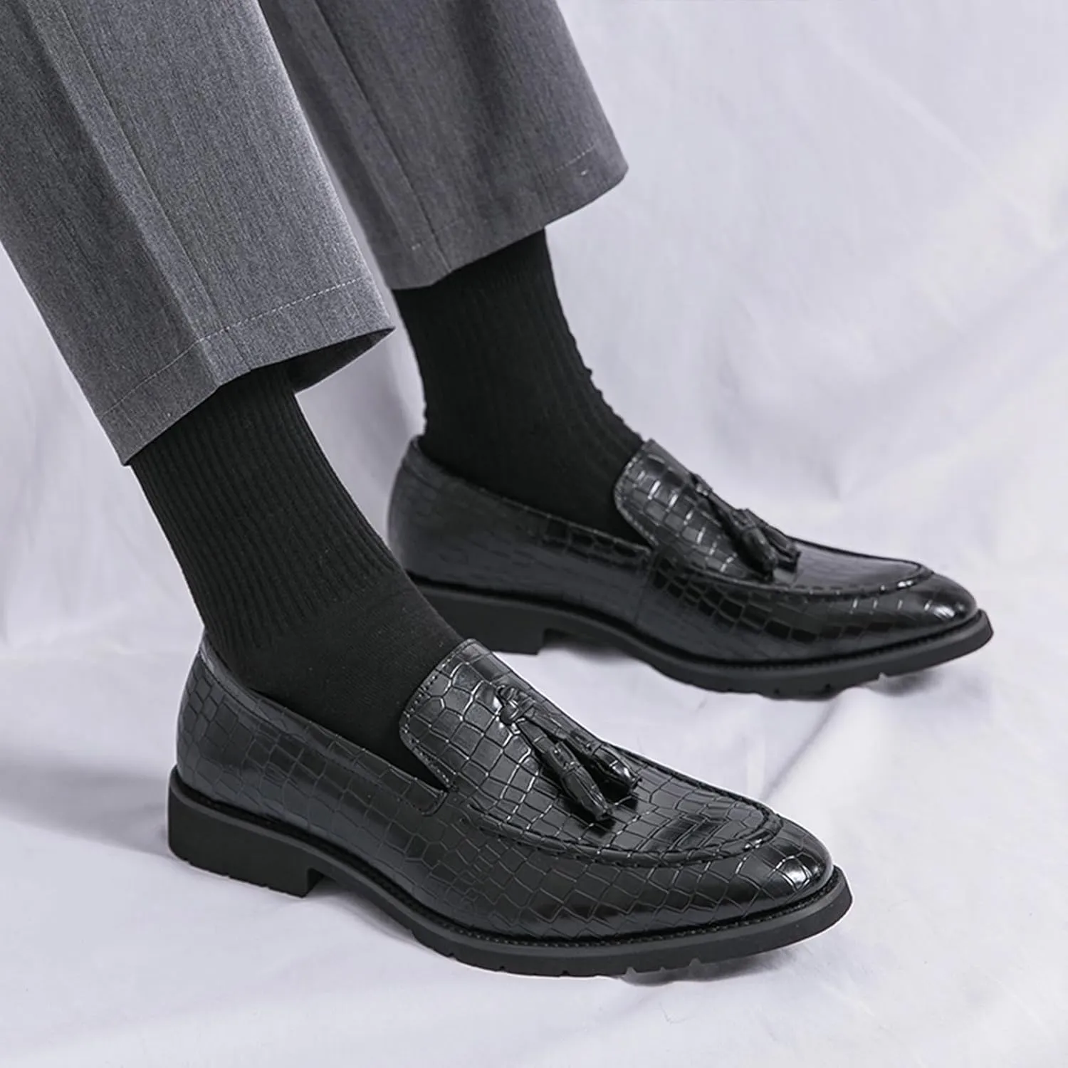 Men's Fashion Alligator Printed Tassel Loafers Pointed Toe Slip-On Low Top Leather Penny Loafers Business Wedding Dress Oxford Shoes