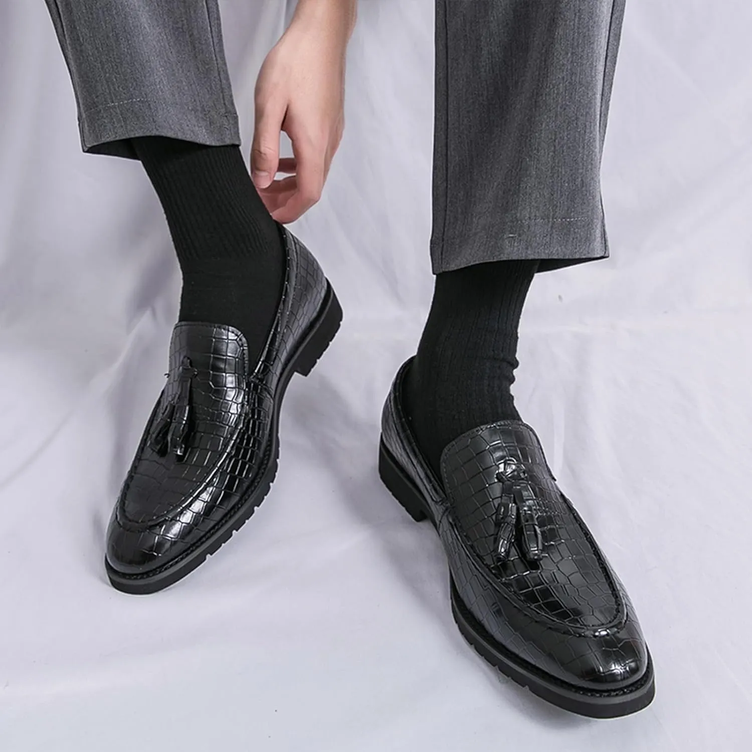 Men's Fashion Alligator Printed Tassel Loafers Pointed Toe Slip-On Low Top Leather Penny Loafers Business Wedding Dress Oxford Shoes