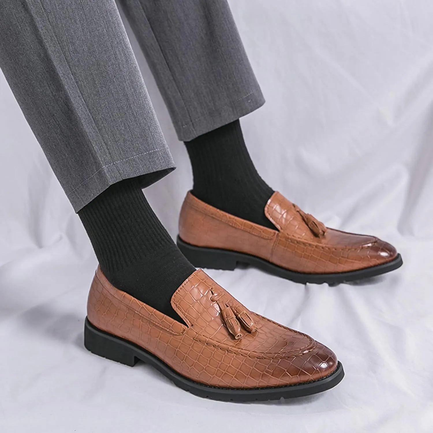 Men's Fashion Alligator Printed Tassel Loafers Pointed Toe Slip-On Low Top Leather Penny Loafers Business Wedding Dress Oxford Shoes