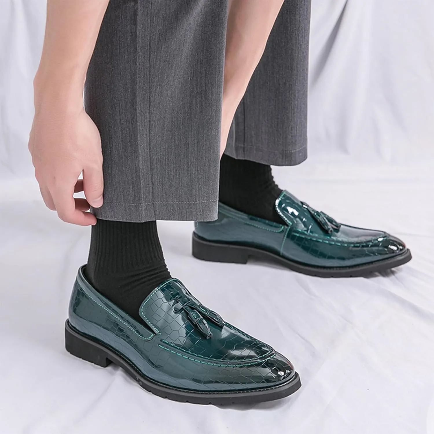 Men's Fashion Alligator Printed Tassel Loafers Pointed Toe Slip-On Low Top Leather Penny Loafers Business Wedding Dress Oxford Shoes