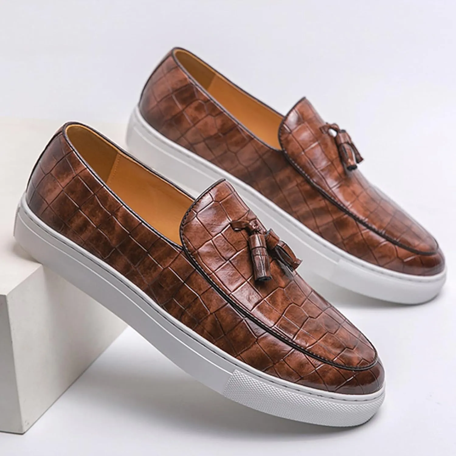 Men's Printed Leather Flat Tassel Loafers Fashion Round Toe Non-Slip Slip-On Penny Loafers Luxury Business Casual Shoes