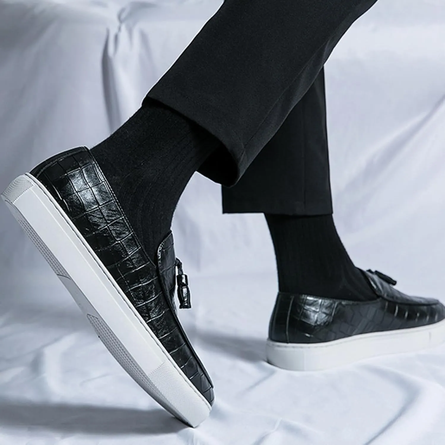 Men's Printed Leather Flat Tassel Loafers Fashion Round Toe Non-Slip Slip-On Penny Loafers Luxury Business Casual Shoes