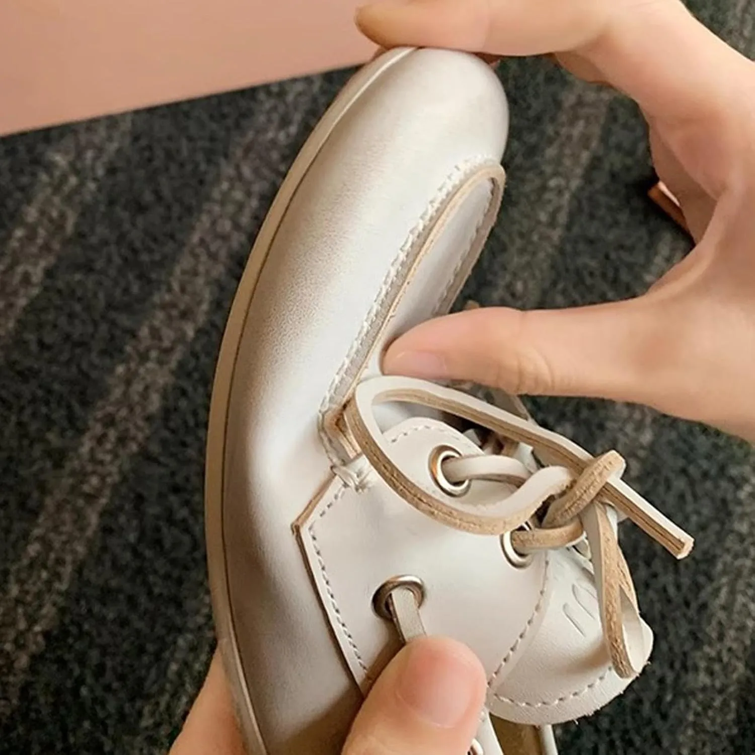 VARECOLA Shoes Loafers for Women Classic Leather Loafers Casual Slip-On Boat Shoes Comfort Casual Slip on Walking Shoes ComfortWalking Moccasins Soft Sole Shoes