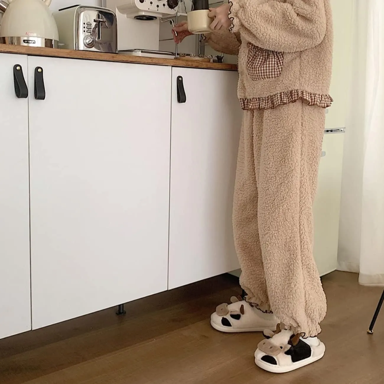 Women's Cozy Plush Cartoon Cow Slippers - Cute Animal Indoor Outdoor Home Fuzzy Warm Footwear