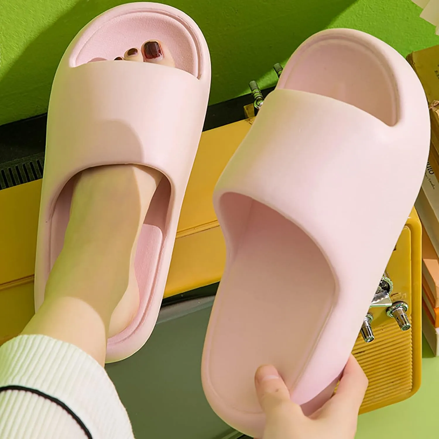 Women's Soft Flat Soled Sandal Indoor Home Beach Non Slip Sandal Arch Support Sandals Women's Flat Slippers