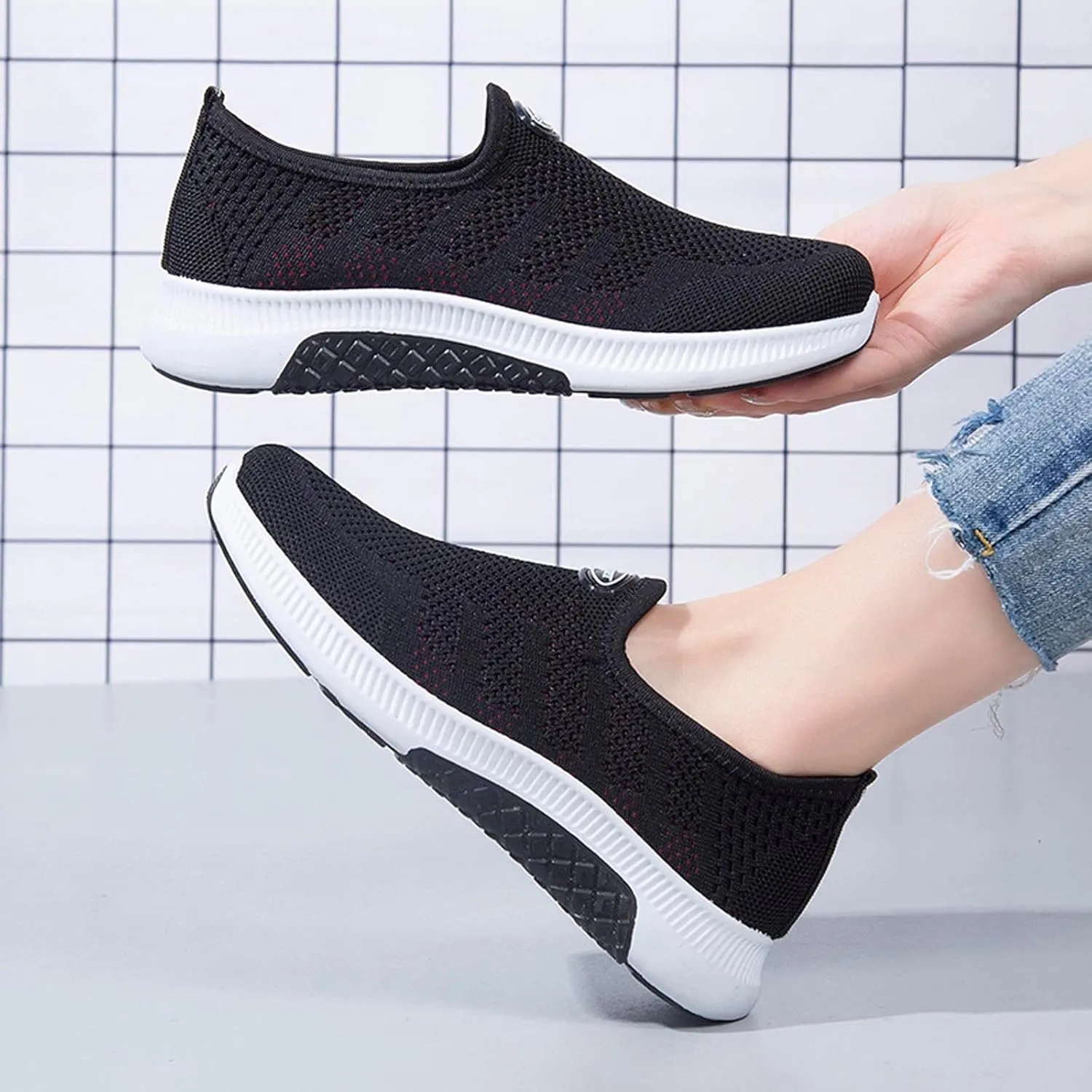 Womens White Sneakers Casual All Black Sneakers for Women Cute Casual Shoes for Women 2023 Wide Width Womens Tennis Shoes 7.5 Wide Slip On Shoes for Women Indoor Fluffy
